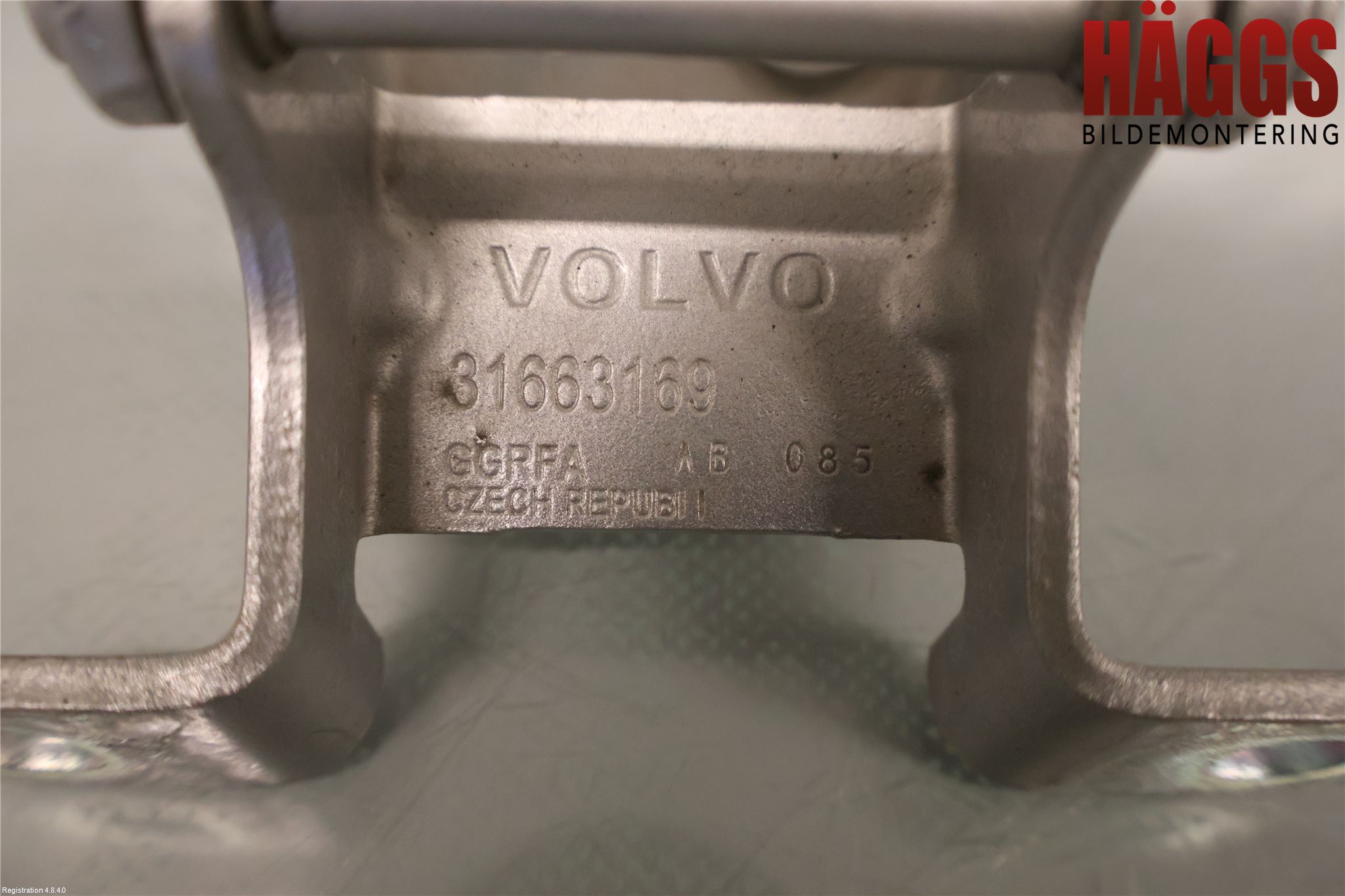 Volvo V60 19- Bakluckegångjärn Vä