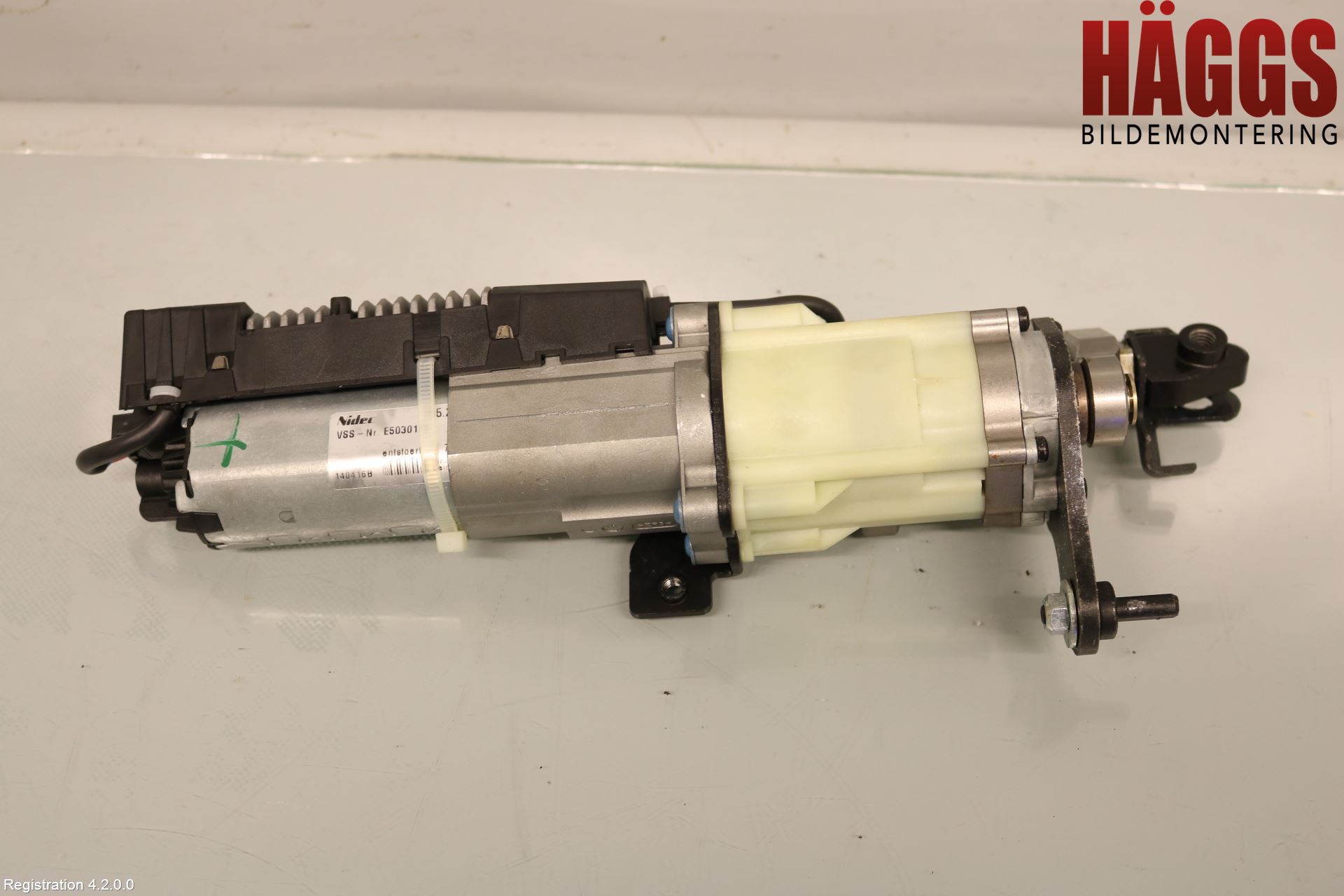 Audi A4 12-15 Bakluckeöppnare Automatisk