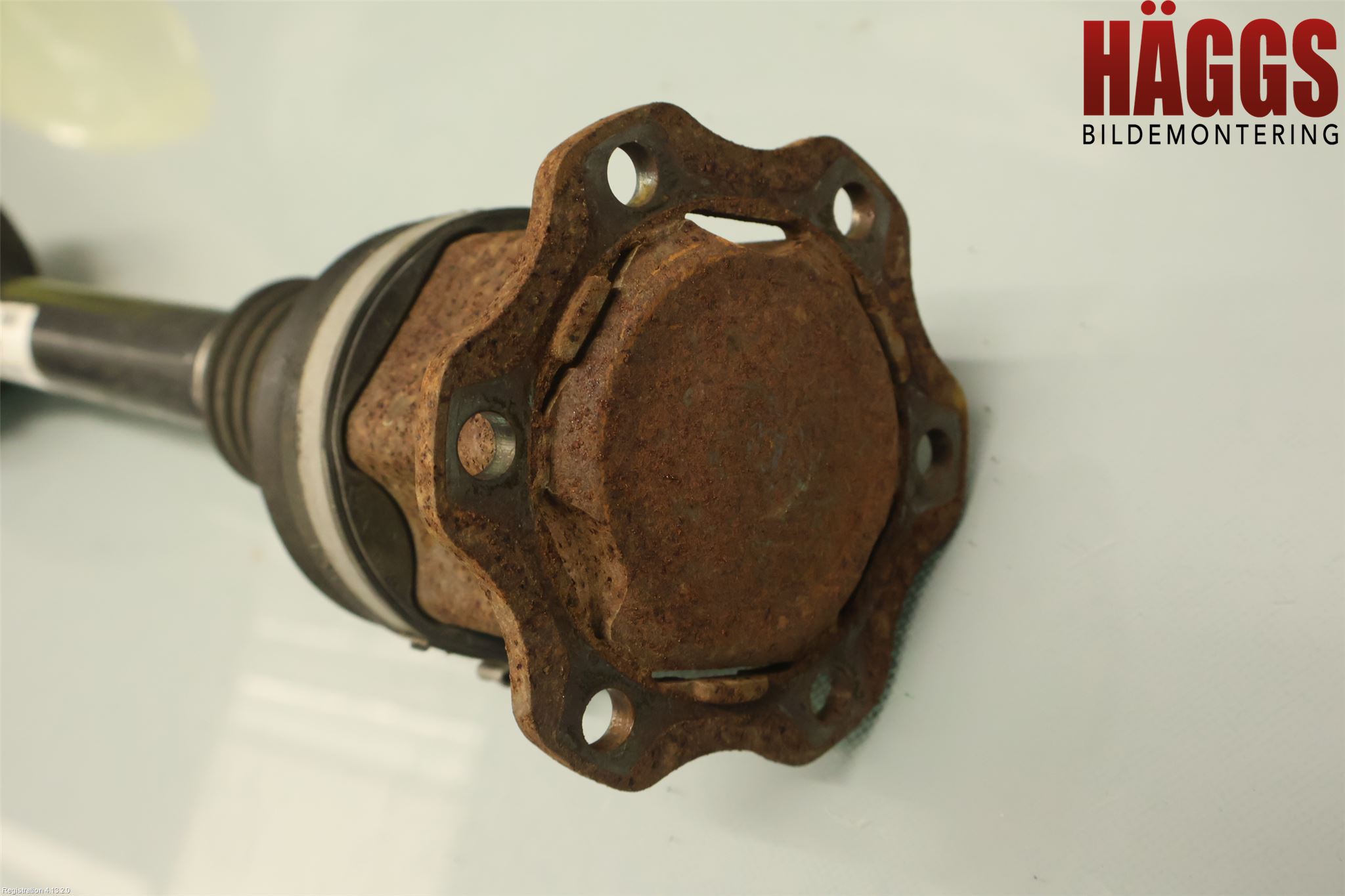 Audi Q5 09-16 Drivaxel Fram Vänster