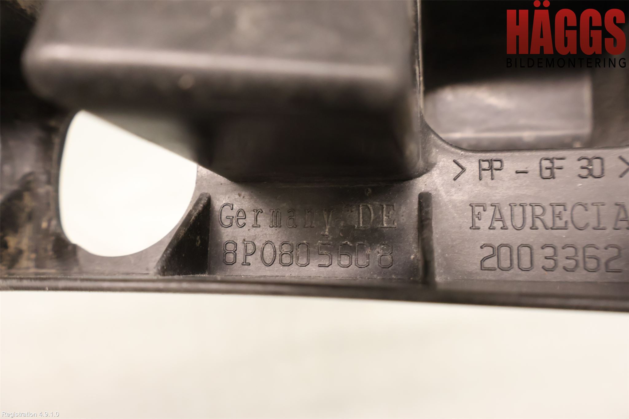 Audi A3/S3 05-13 Strålkastarsarg Höger