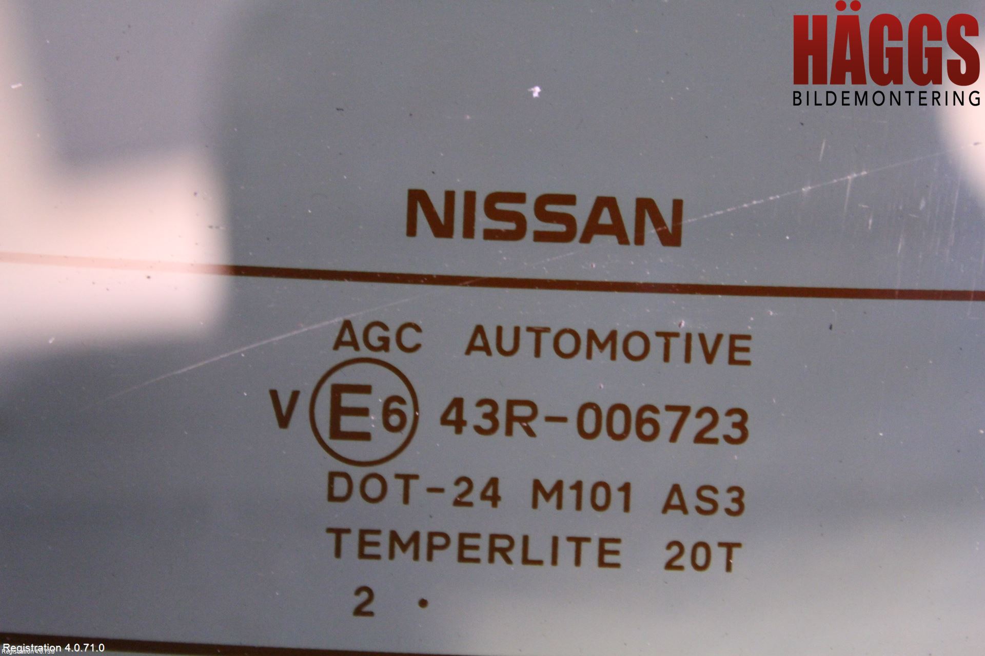 Nissan QASHQAI+2  10-14 Bakruta