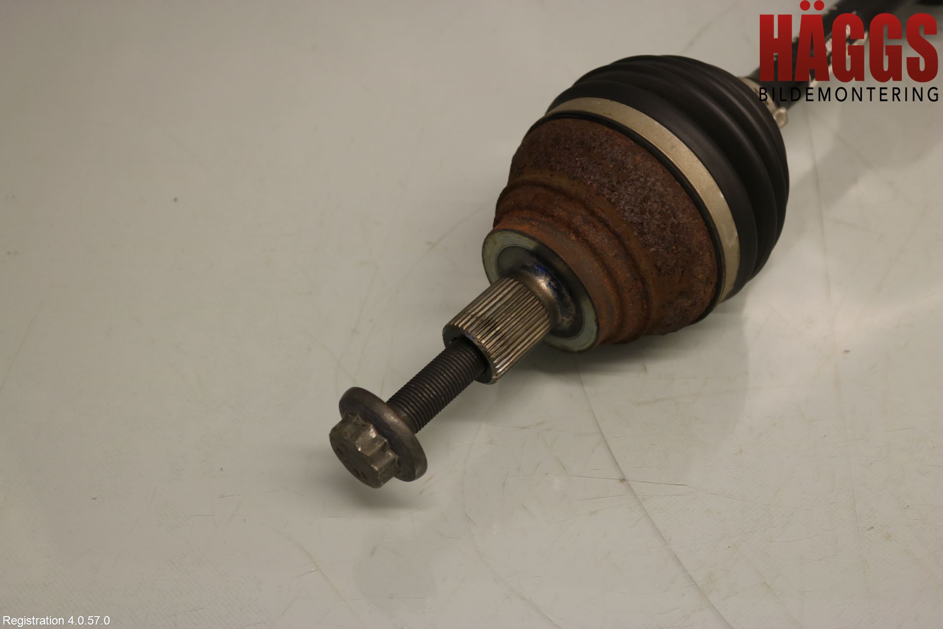 Volkswagen VW TIGUAN 16-24 Drivaxel Fram Vänster
