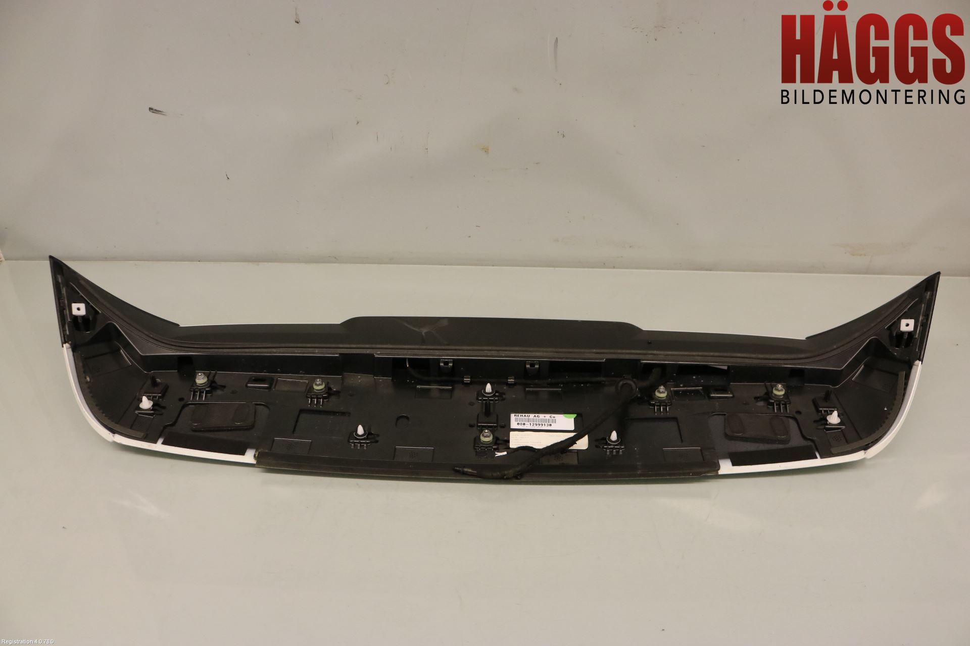 Volkswagen VW GOLF / E-GOLF VIII 20- Spoiler Baklucka