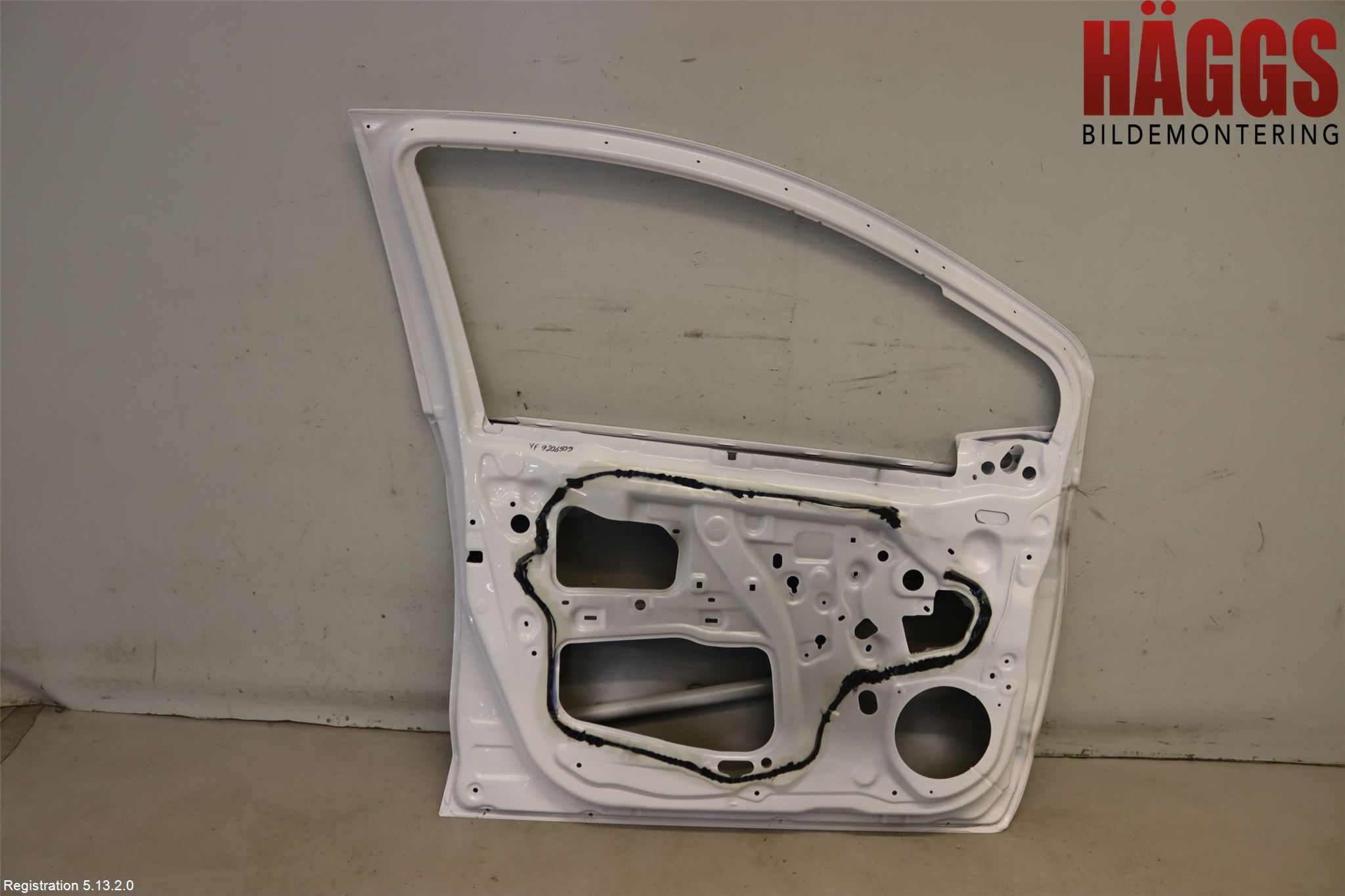 Toyota YARIS XP130 12-14 Dörr Fram Vänster