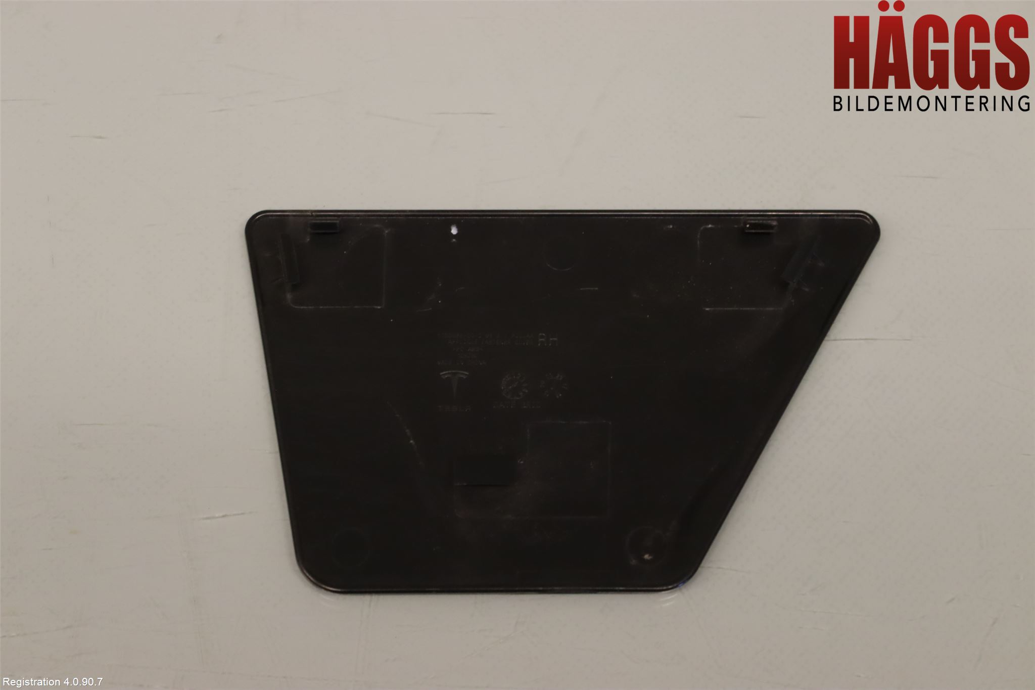 Tesla MODEL 3 17- List Hö