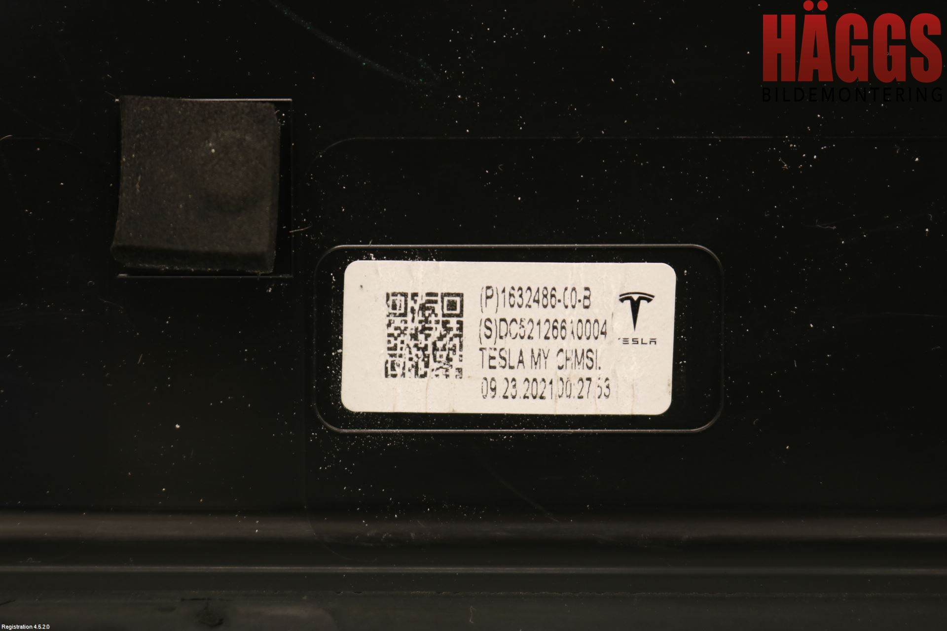 Tesla MODEL Y 21- Bromsljus Bakruta