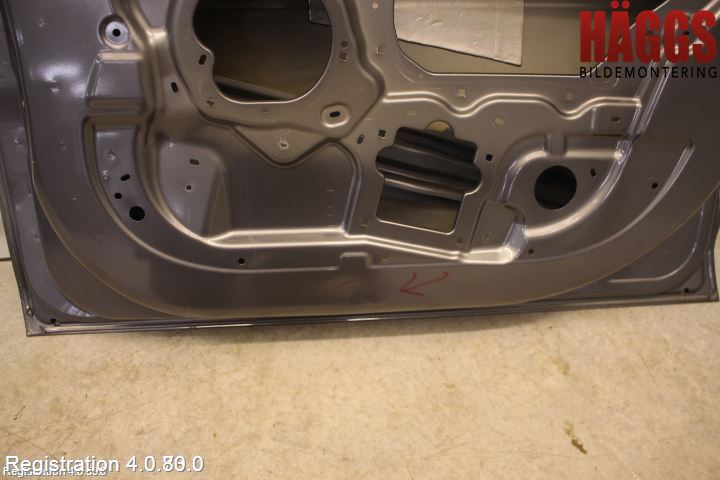 Jaguar XE (X760) 15-24 Dörr Fram Höger