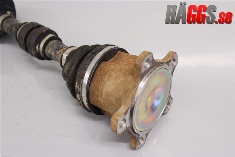 Nissan X-TRAIL     01-07 Drivaxel Fram Höger