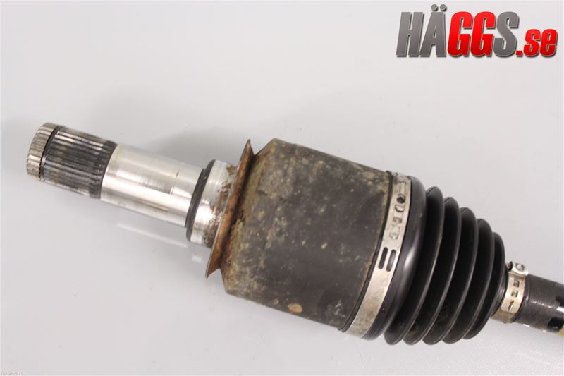 Mercedes-Benz MB ML (W163) 97-05 Drivaxel Bak Höger