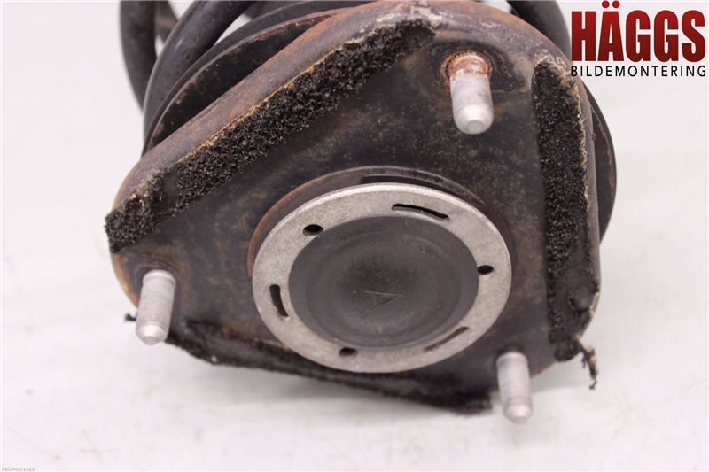 Toyota AVENSIS 09-15 Fjäderben Fram Höger