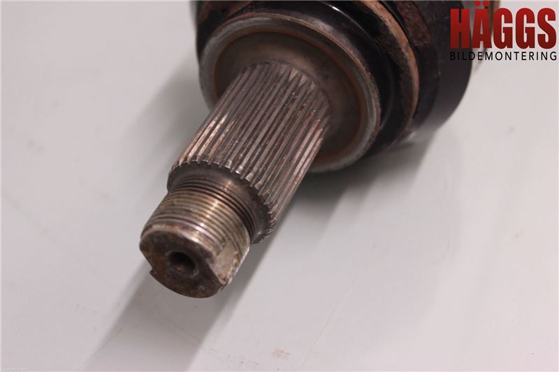 BMW 7 E65/66    00-08 Drivaxel Bak Vänster