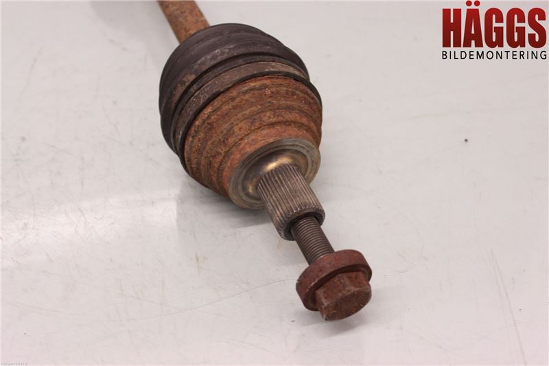 Volkswagen VW GOLF V 04-09 Drivaxel Fram Vänster