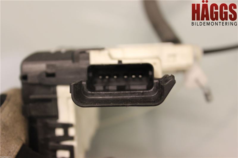 Peugeot PARTNER 08-15 Låskista-Dörrlås