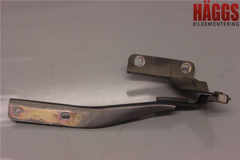 Nissan NOTE E11 06-14 Huvgångjärn