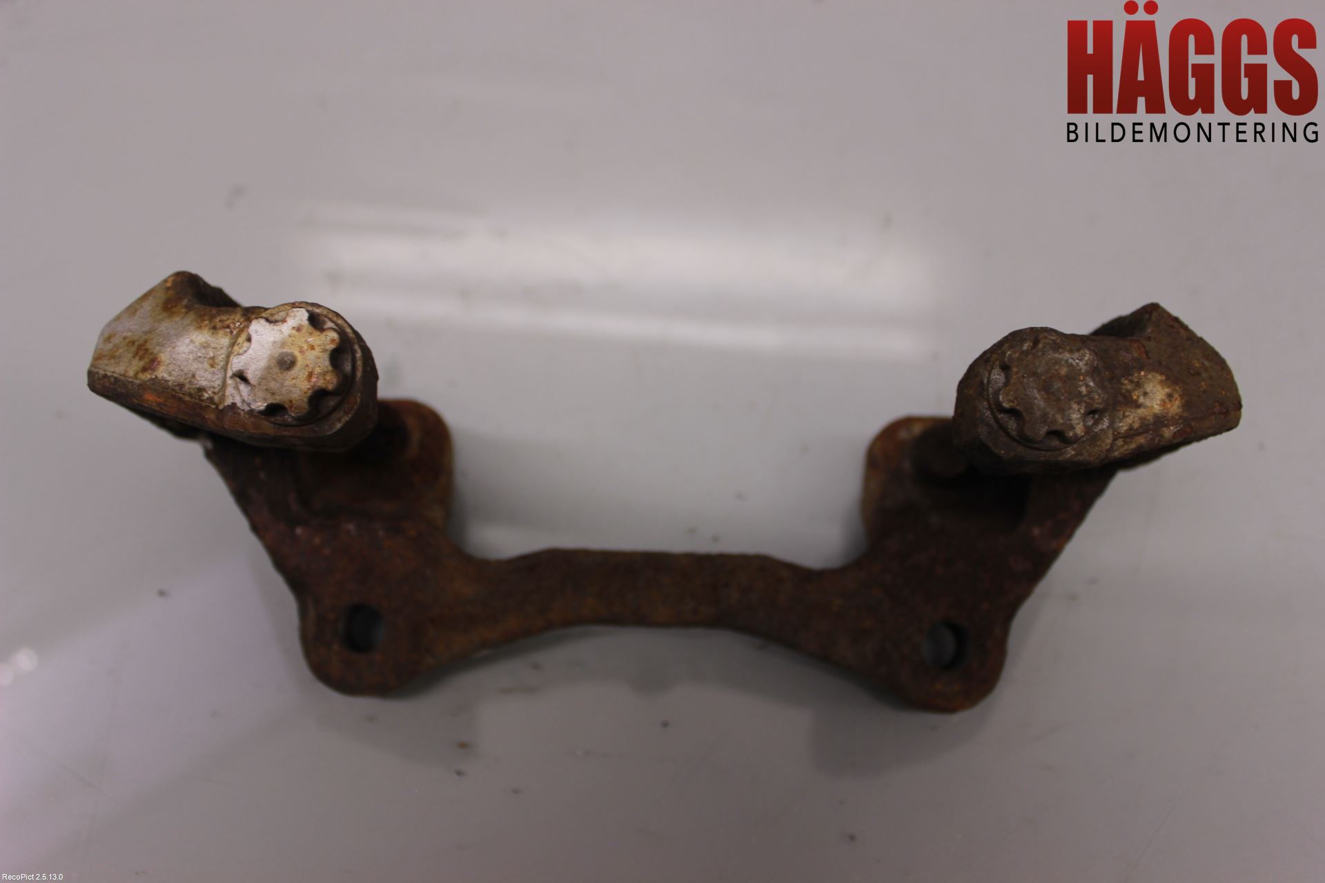 Audi A4/S4 08-11 Bromsokshållare