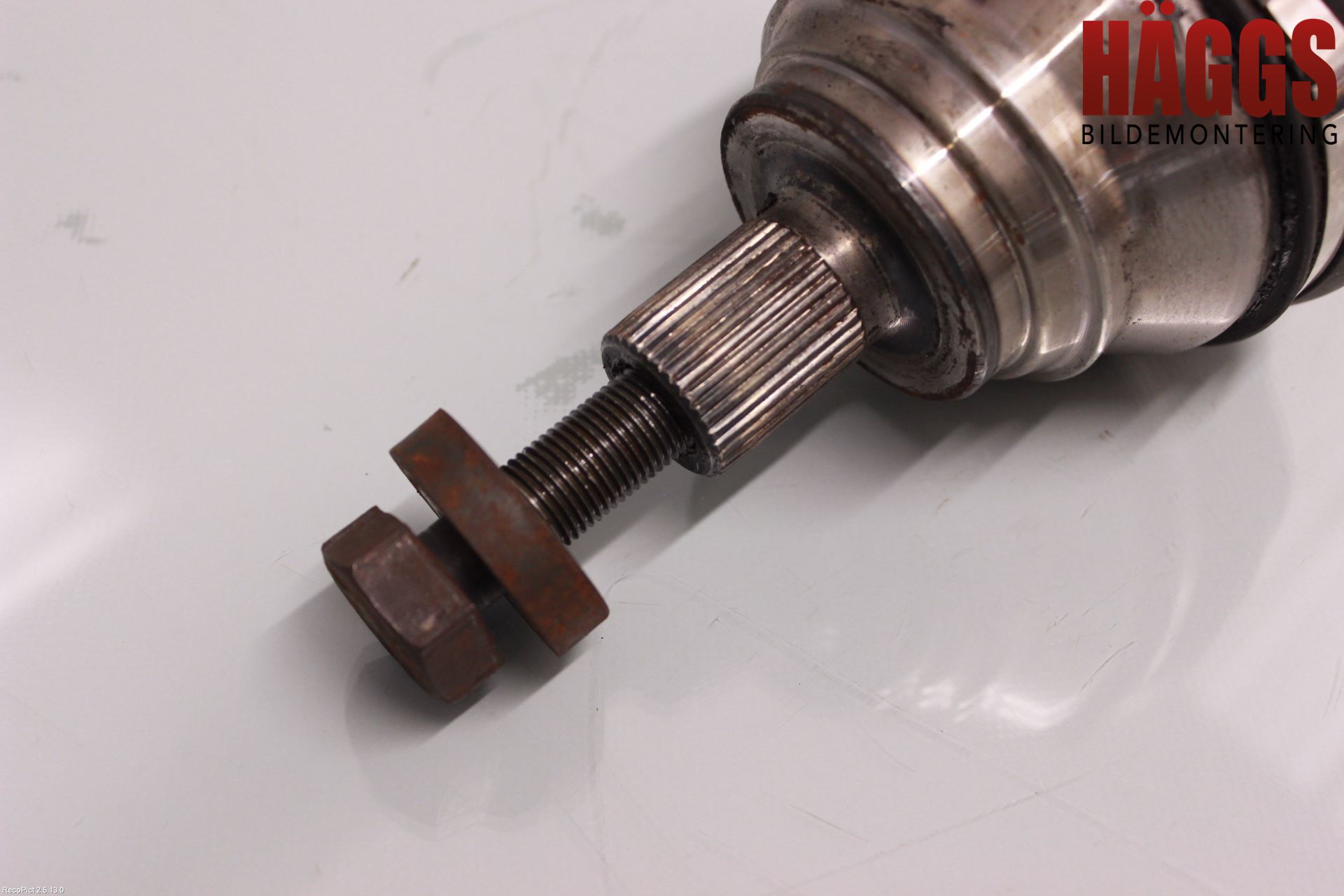 Volkswagen VW PASSAT 05-11 Drivaxel Fram Höger