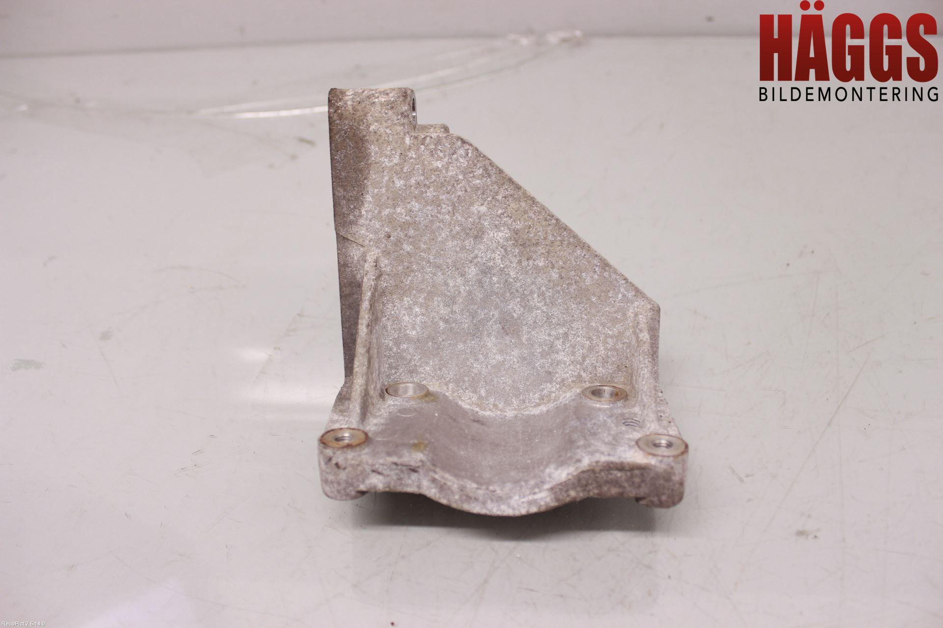 Ford FUSION Styrservopumpsfäste