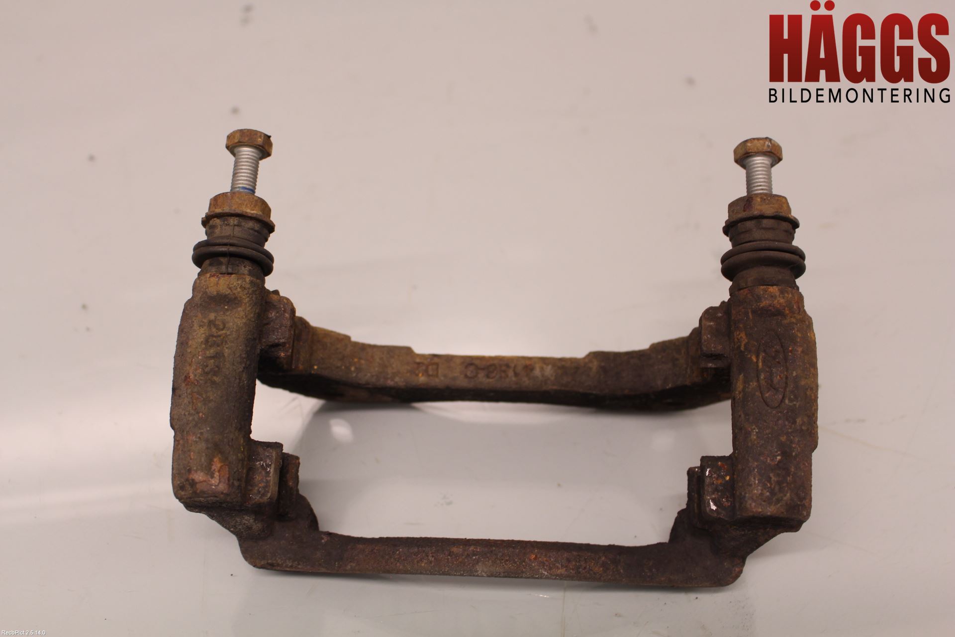 Ford TRANSIT/TOURNEO COURIER 13-23 Bromsokshållare