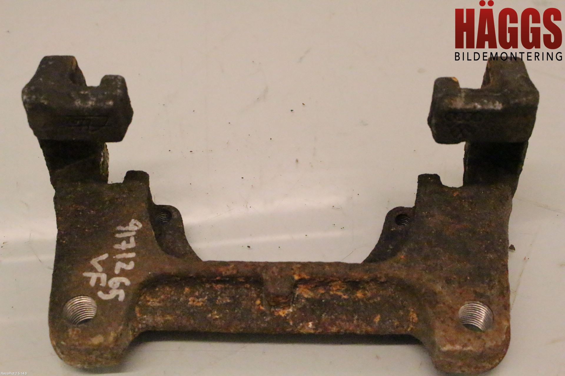 Audi A6/S6     05-11 Bromsokshållare