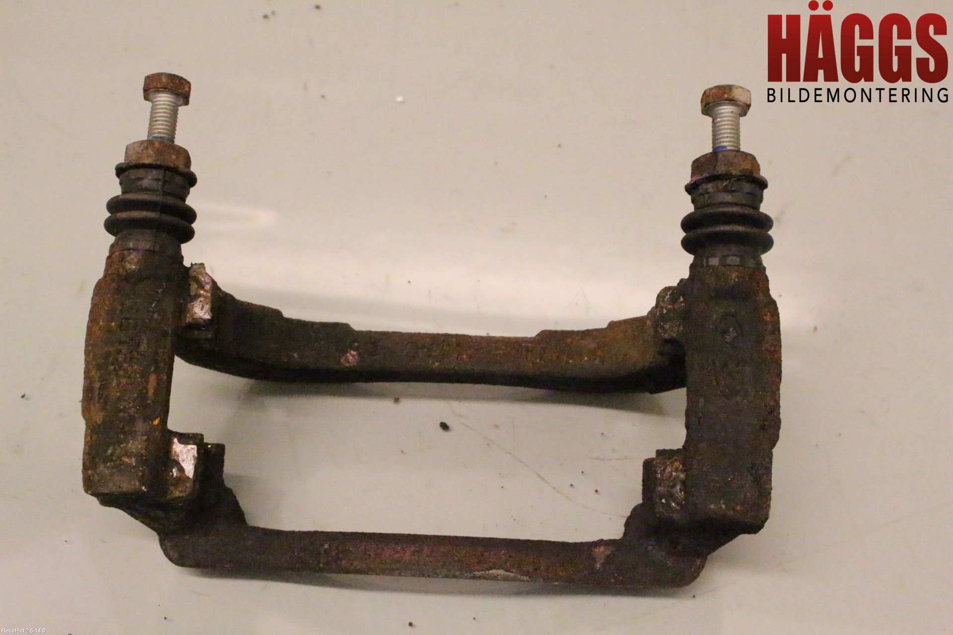 Ford TRANSIT/TOURNEO COURIER 13-23 Bromsokshållare