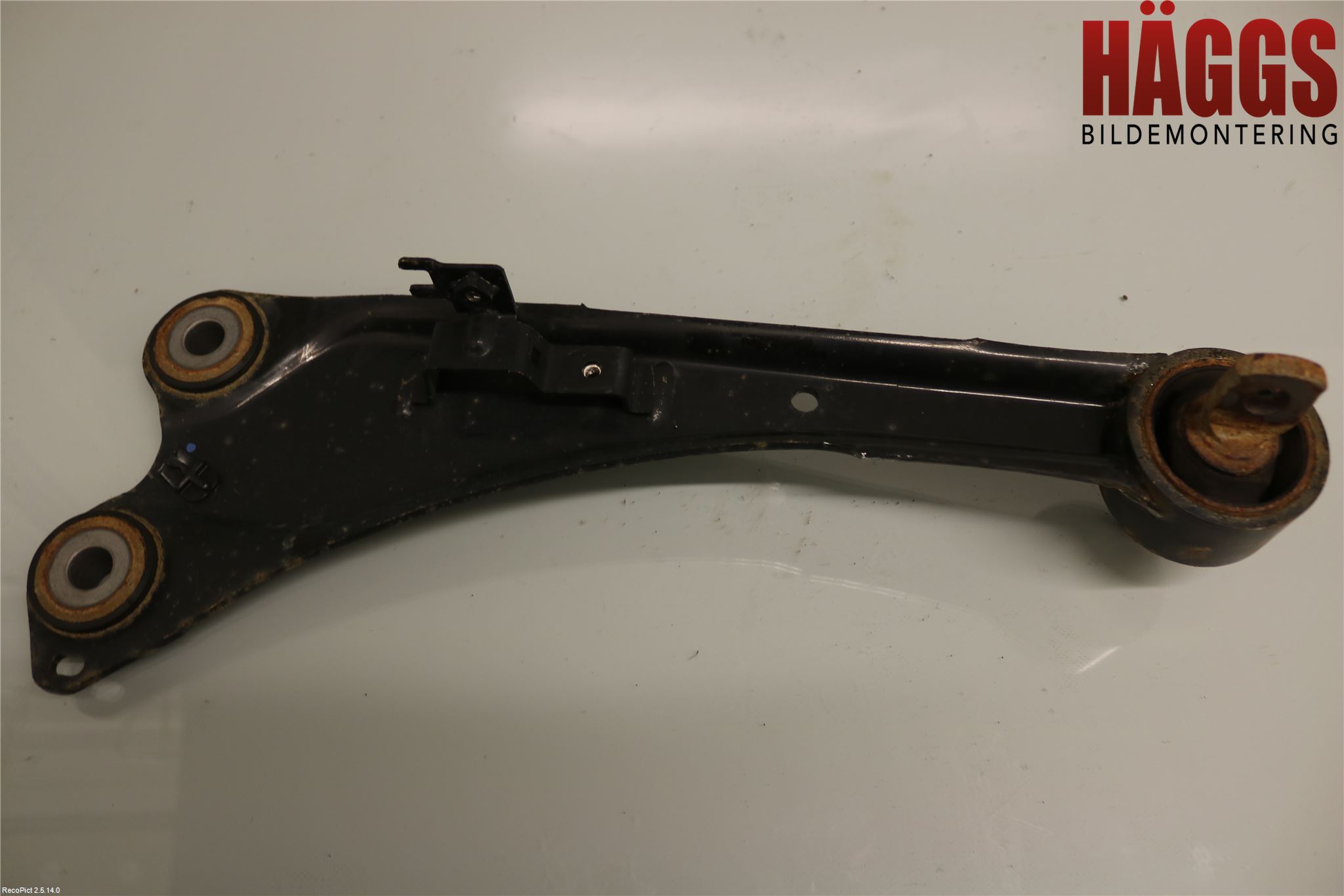Toyota AVENSIS 09-15 Bärarm Bak Höger