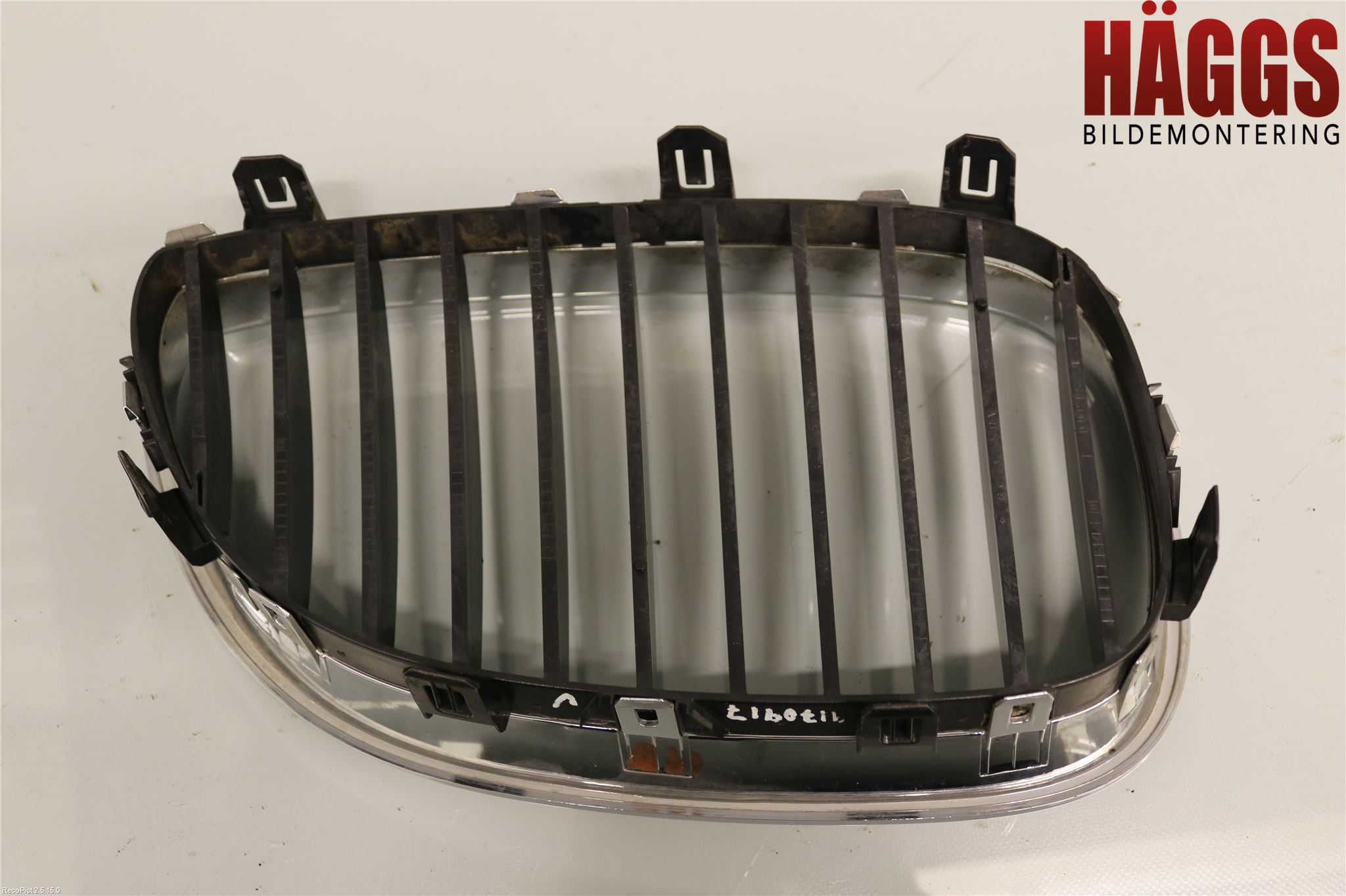 BMW 5 E60/61 Sed/Tou 02-10 Grilldel Vänster