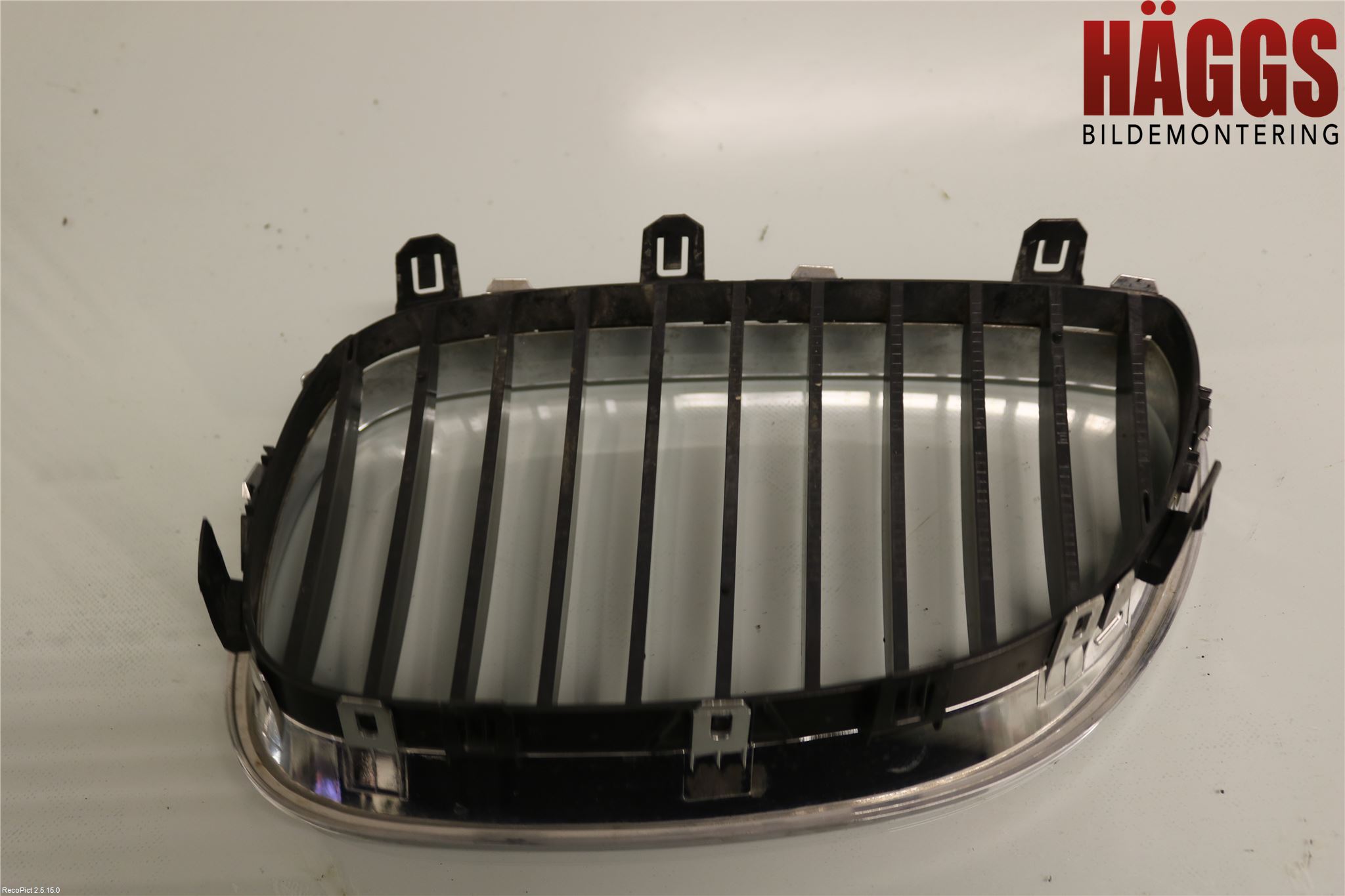 BMW 5 E60/61 Sed/Tou 02-10 Grilldel Höger