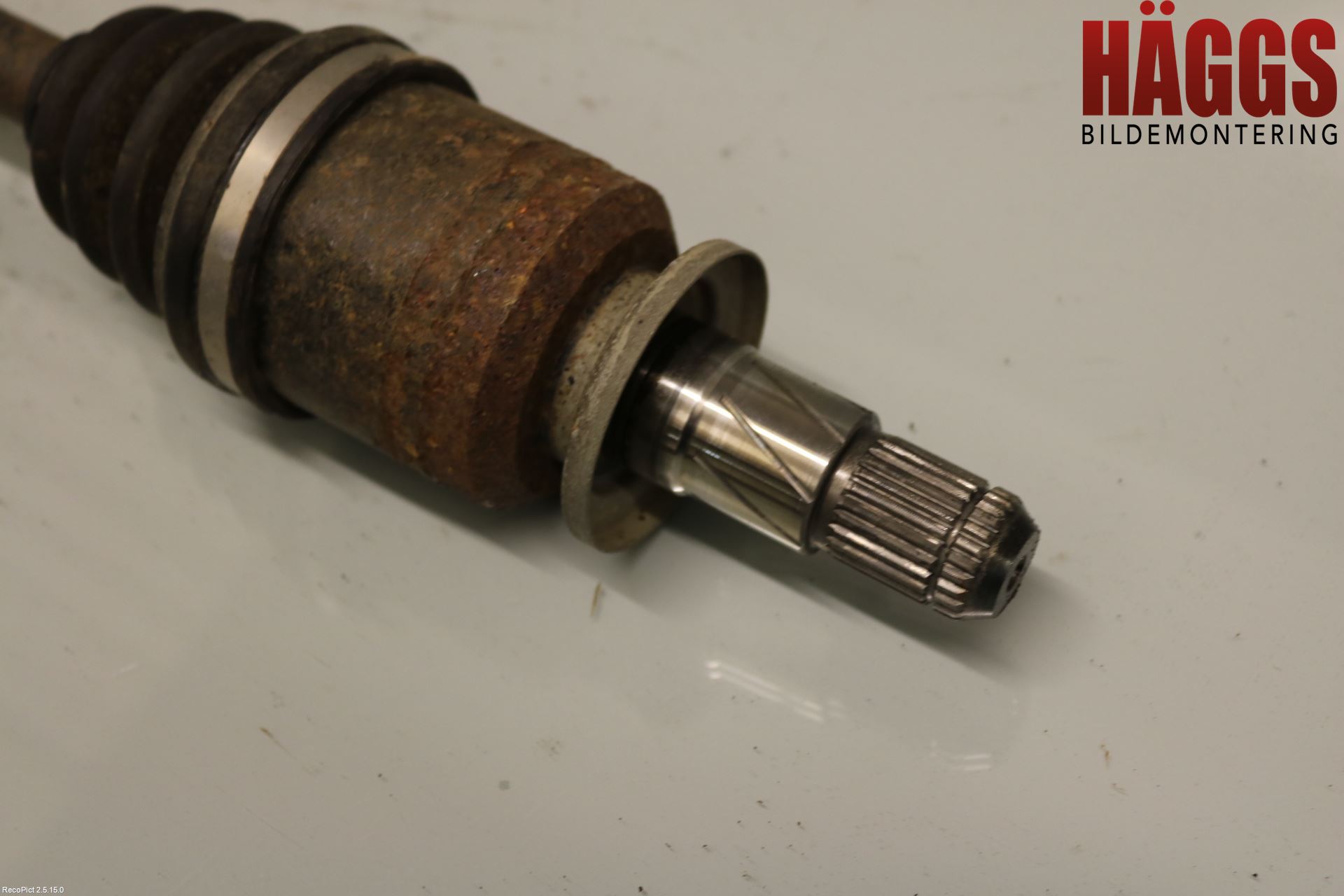 Subaru OUTBACK 10-15 Drivaxel Bak Vänster