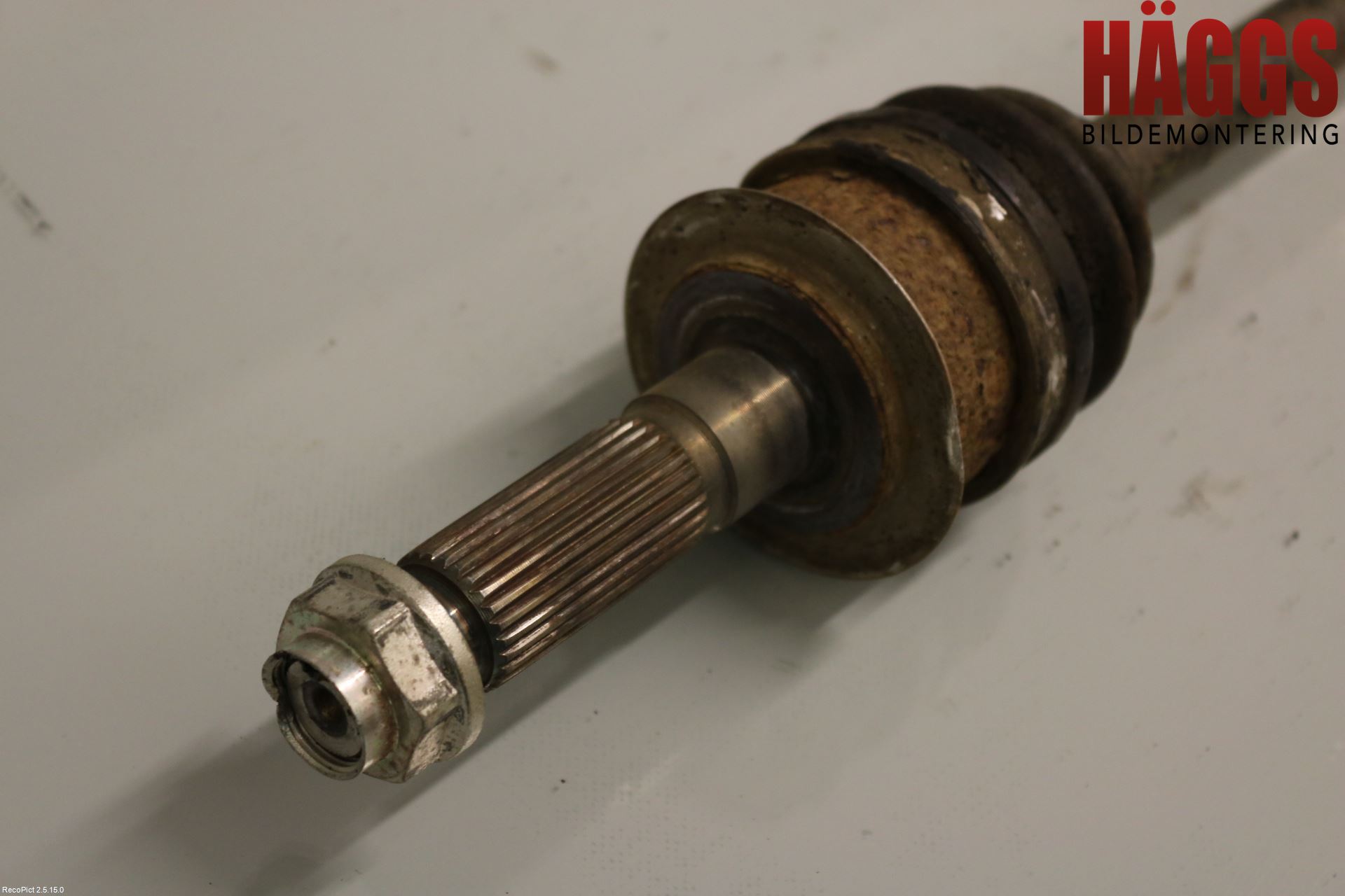 Subaru OUTBACK 10-15 Drivaxel Bak Vänster