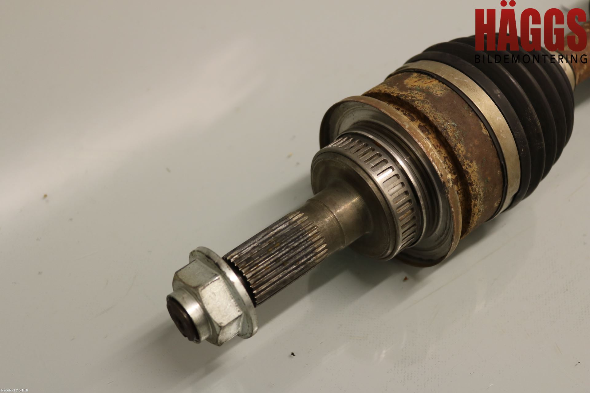 Mazda BT-50 Drivaxel Fram Höger