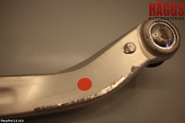 Audi A6/S6     97-05 Bärarm Fram Undre Hö