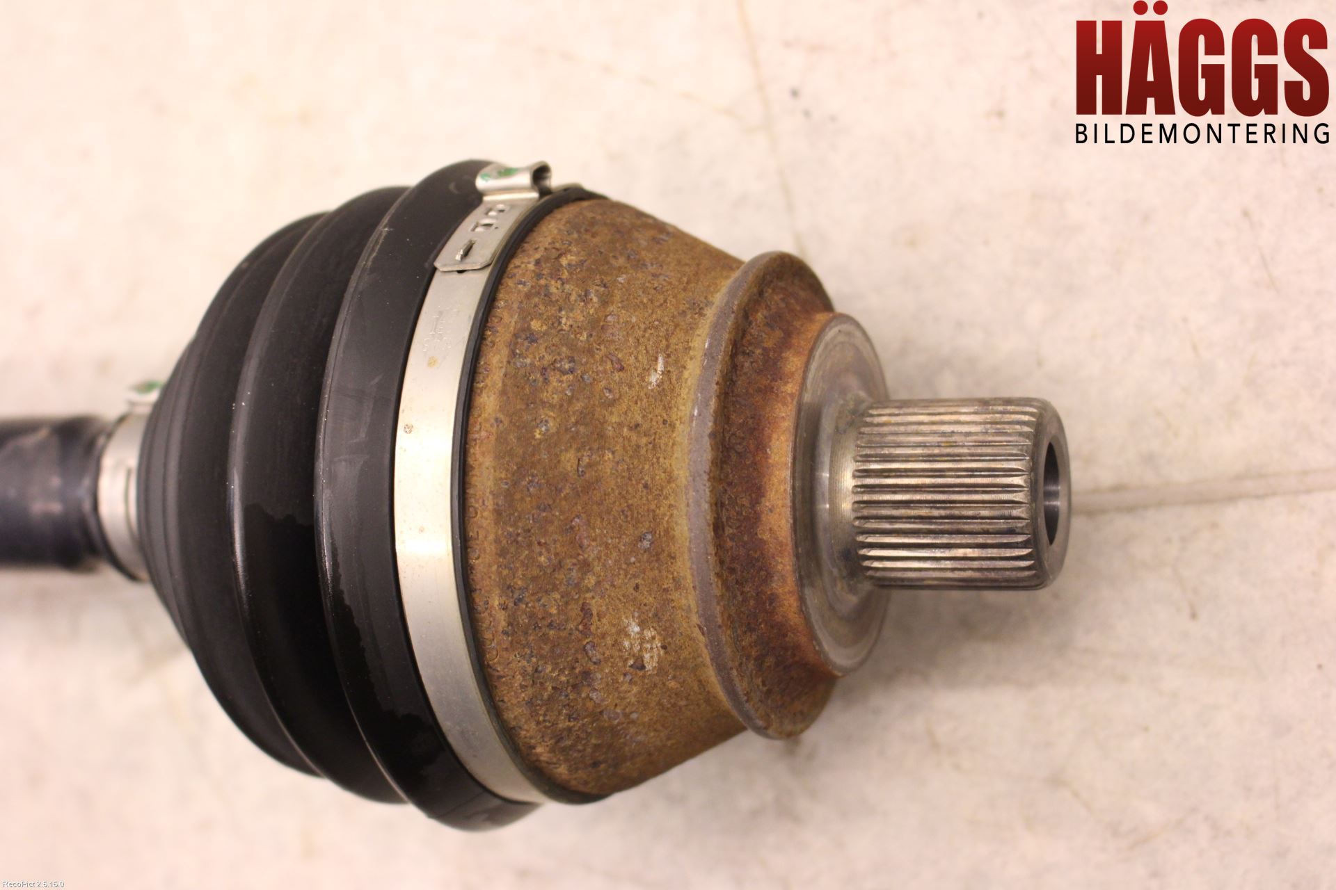 Audi A6/S6     05-11 Drivaxel Fram Höger