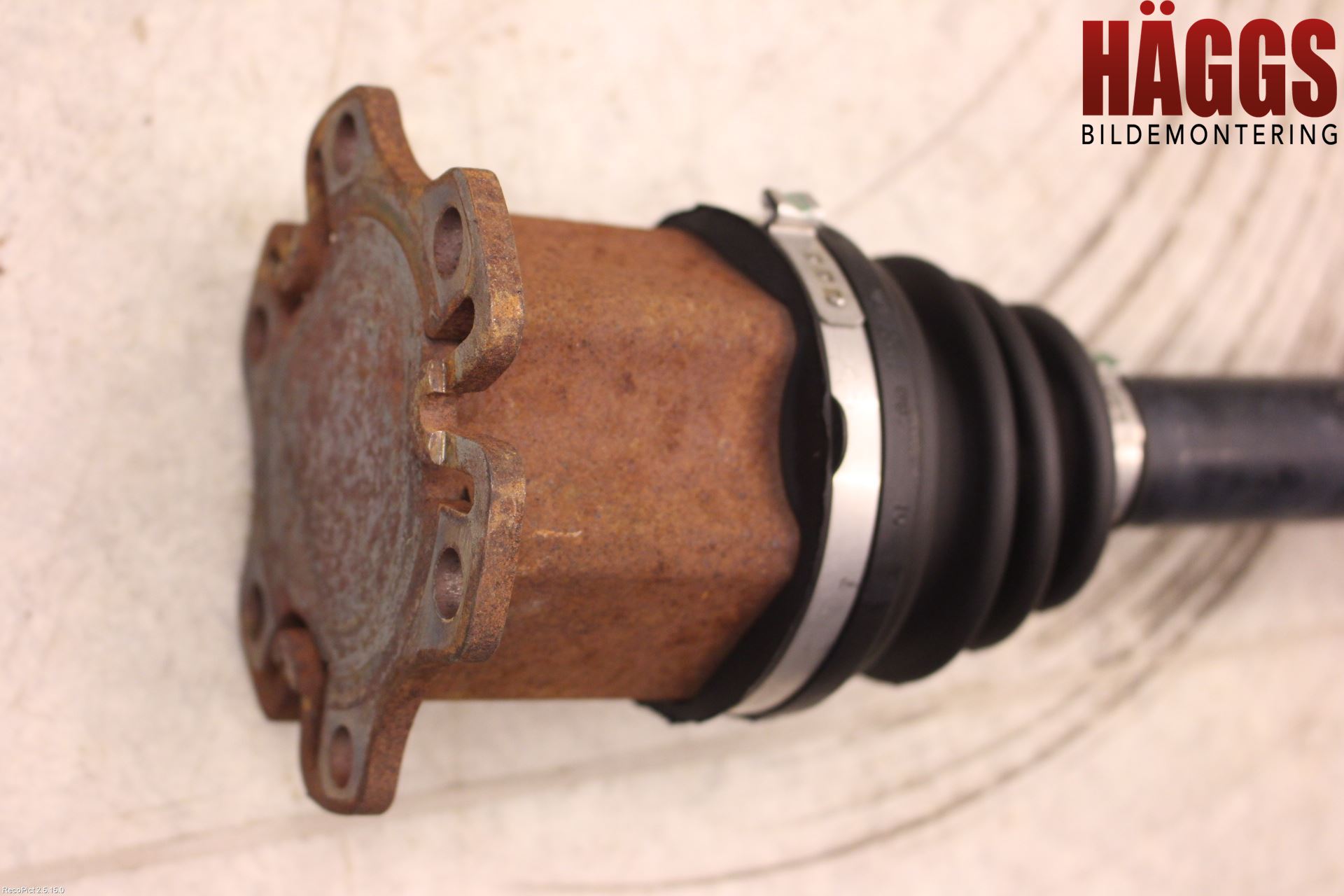 Audi A6/S6     05-11 Drivaxel Fram Höger