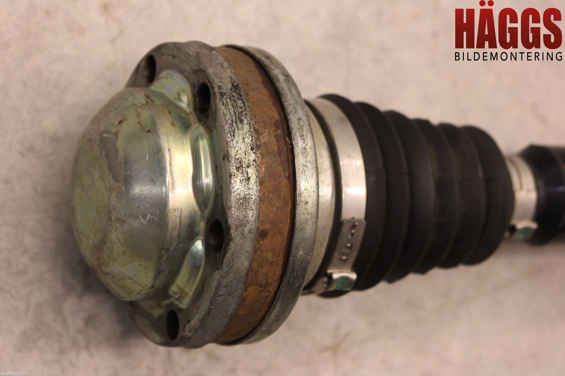 Volkswagen VW CADDY 11-15 Drivaxel Fram Höger