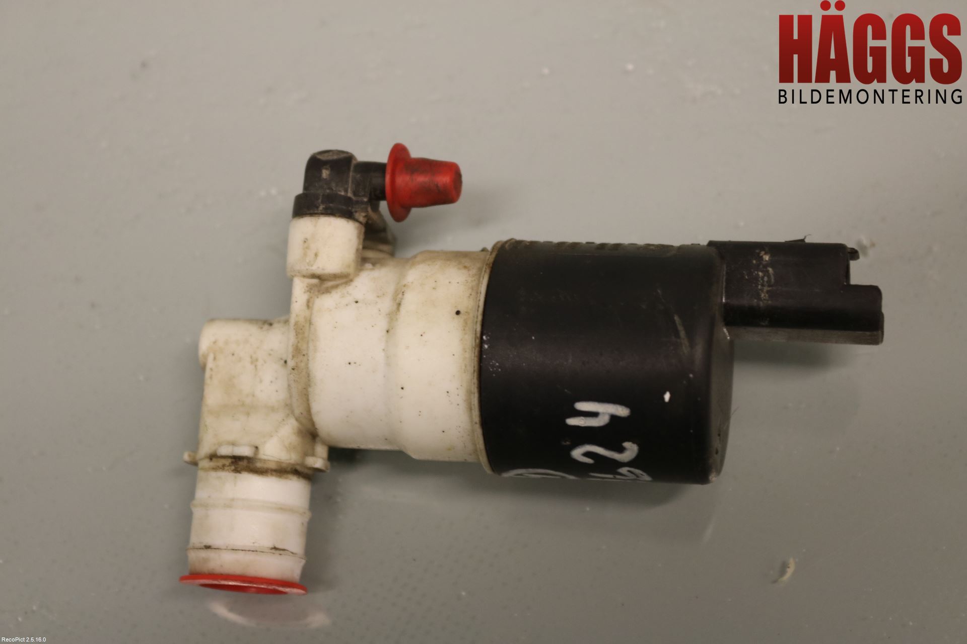Peugeot PARTNER 08-15 Spolarpump Vindruta