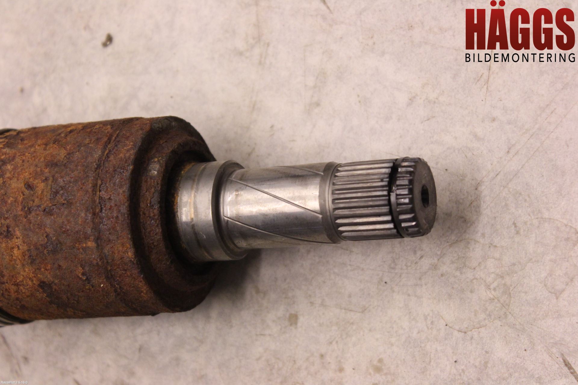 Ford KUGA 08-12 Drivaxel Bak Vänster