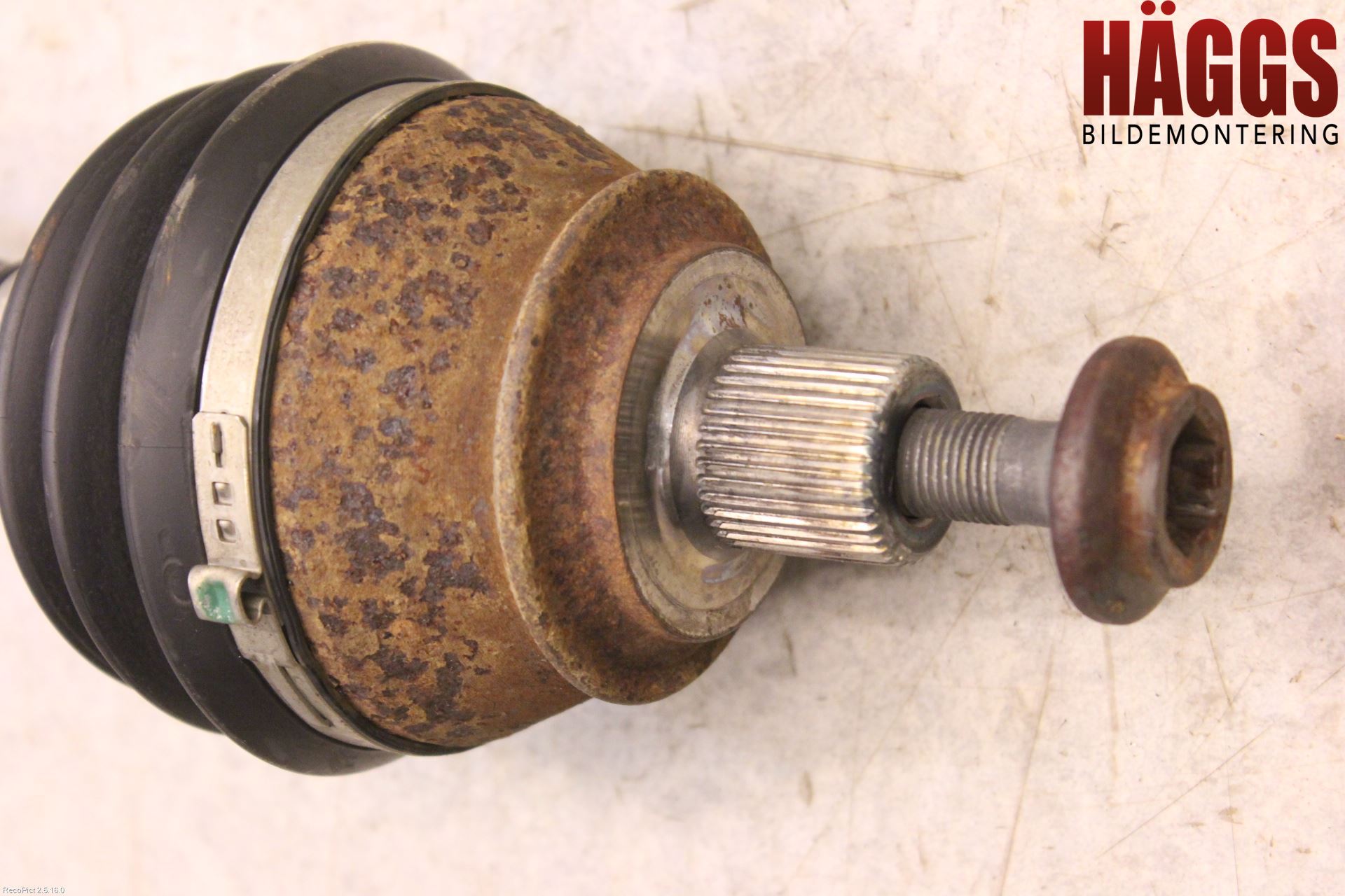 Audi A6/S6     05-11 Drivaxel Fram Höger