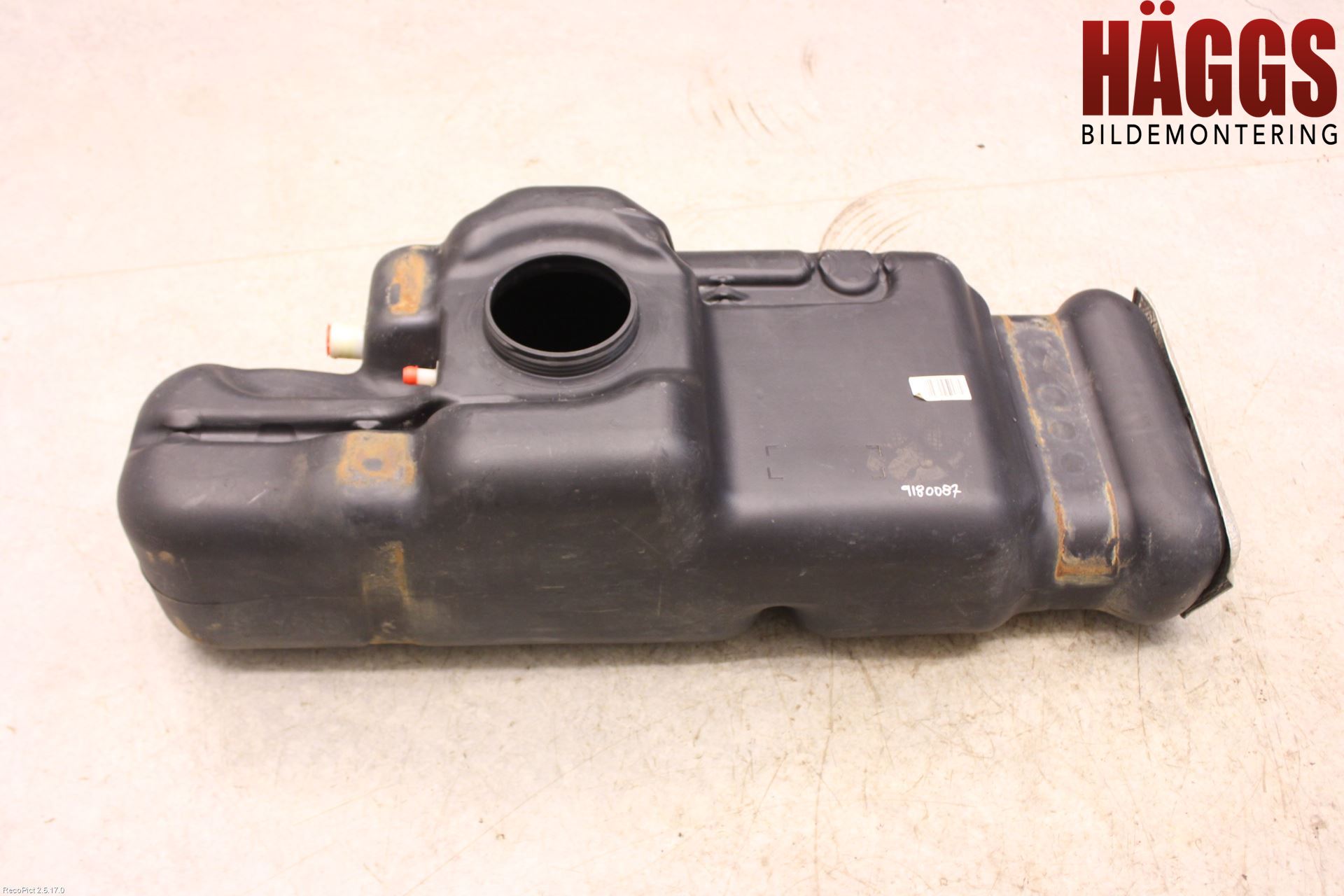 Nissan NAVARA 05-16 Bränsletank Diesel