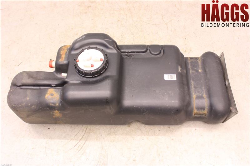 Nissan NAVARA 05-16 Bränsletank Diesel
