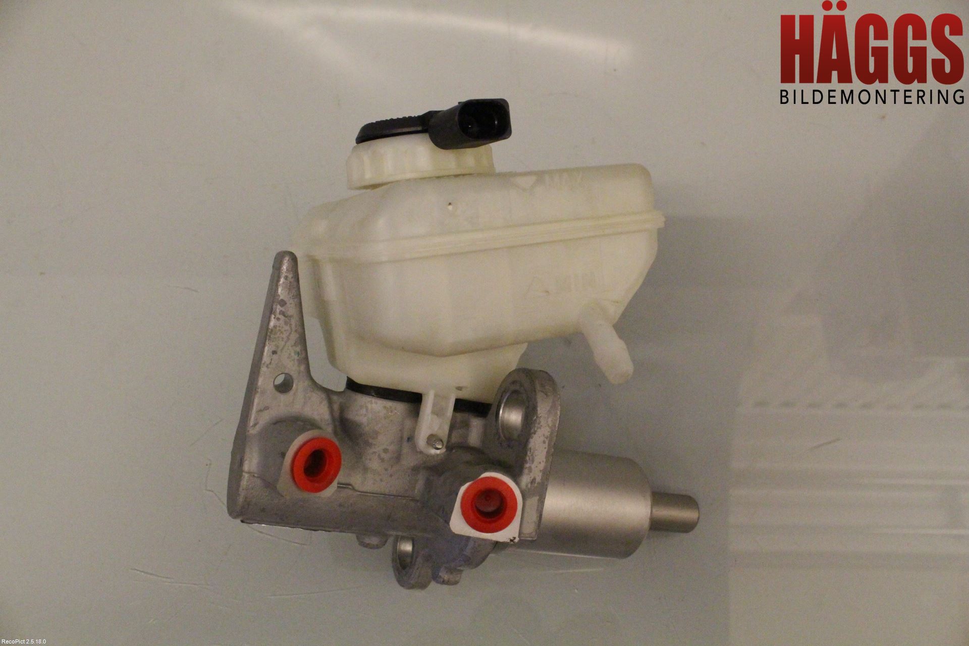 Audi A4 ALLROAD 09-16 Broms Huvudcylinder