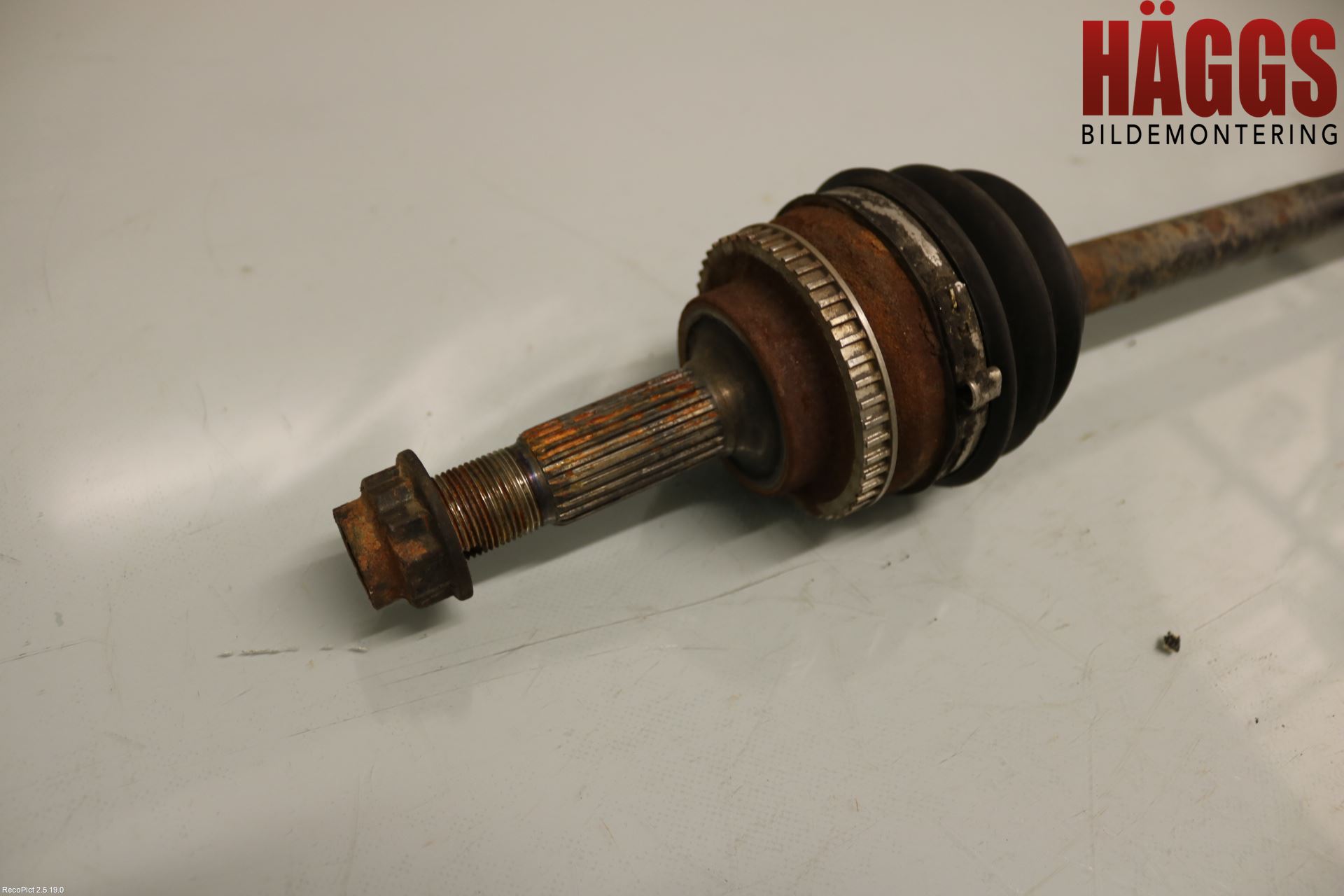 Toyota YARIS P1 03-05 Drivaxel Fram Höger