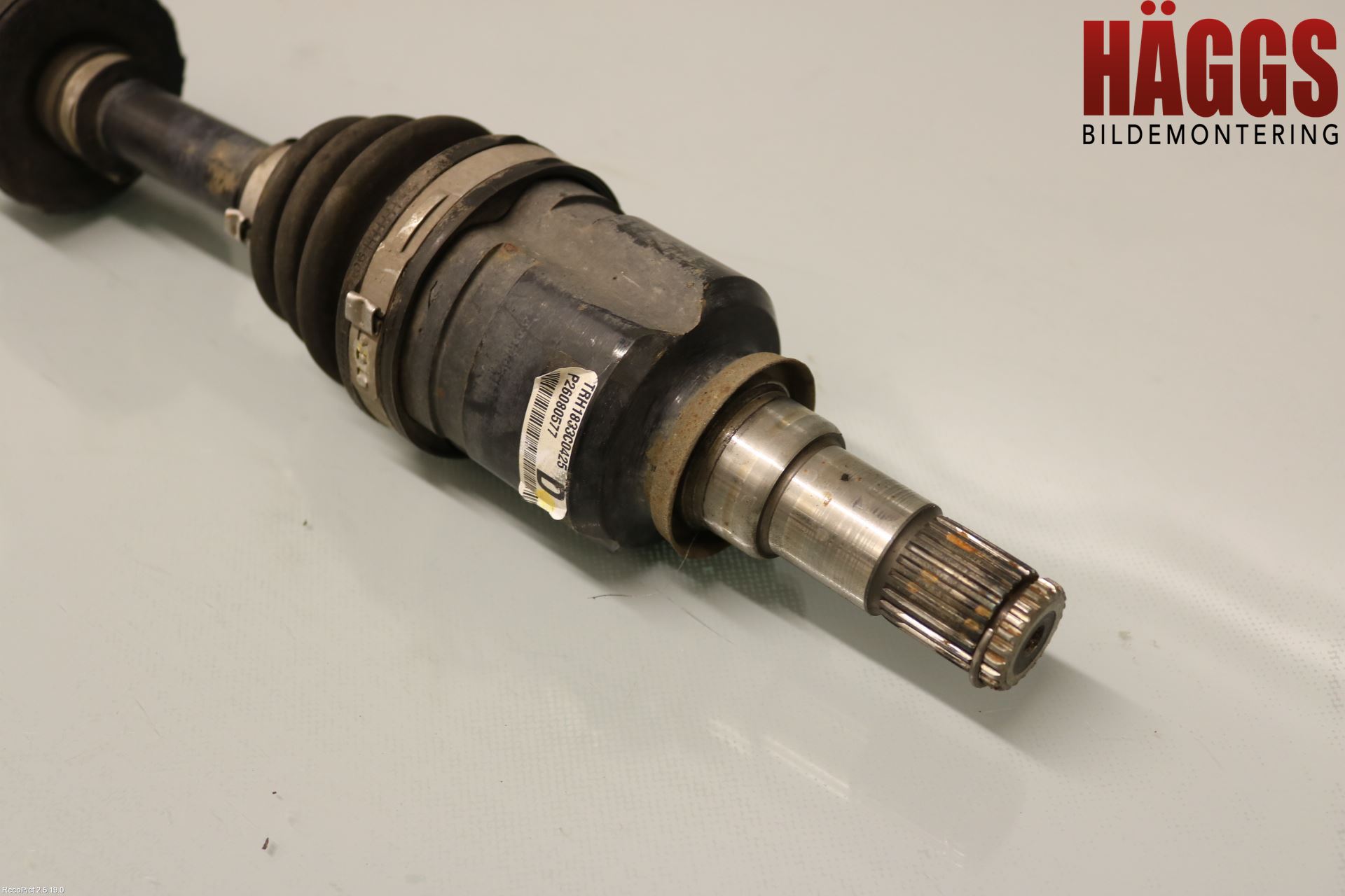 Toyota YARIS P1 03-05 Drivaxel Fram Höger