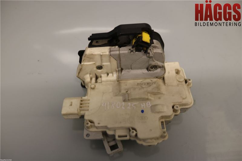 Audi A4/S4 05-07 Låskista-Dörrlås