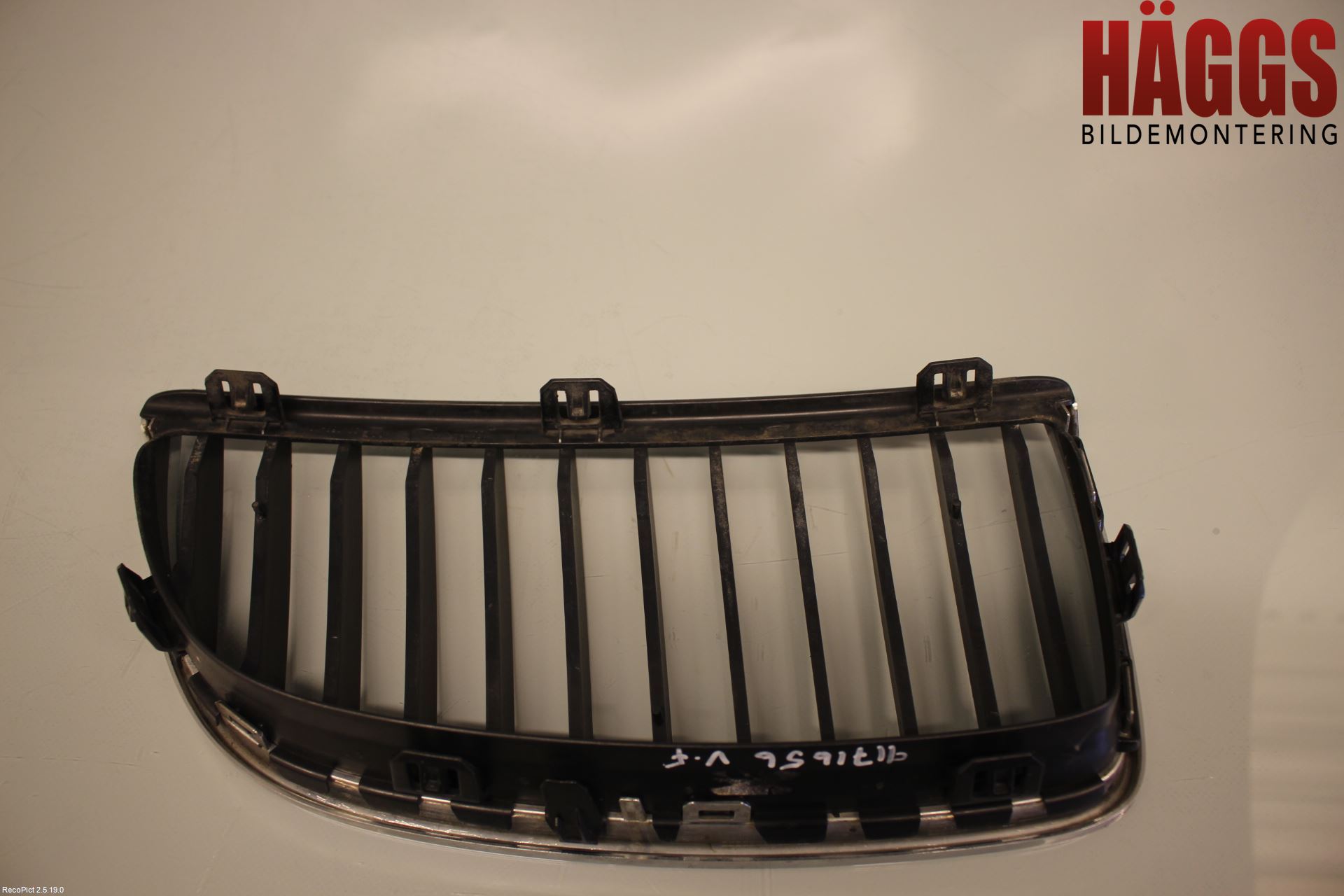 BMW 3 E90/91 SED/TOU 05-12 Grilldel Vänster