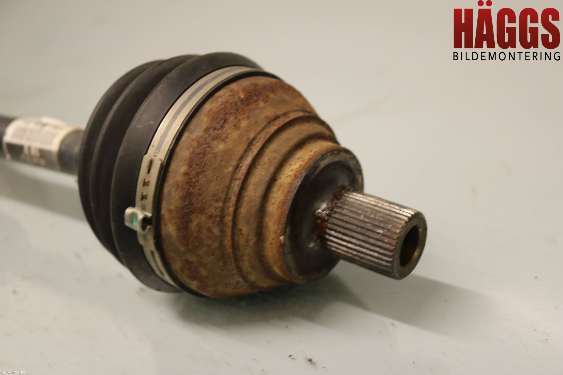 Volkswagen VW CADDY 11-15 Drivaxel Fram Vänster