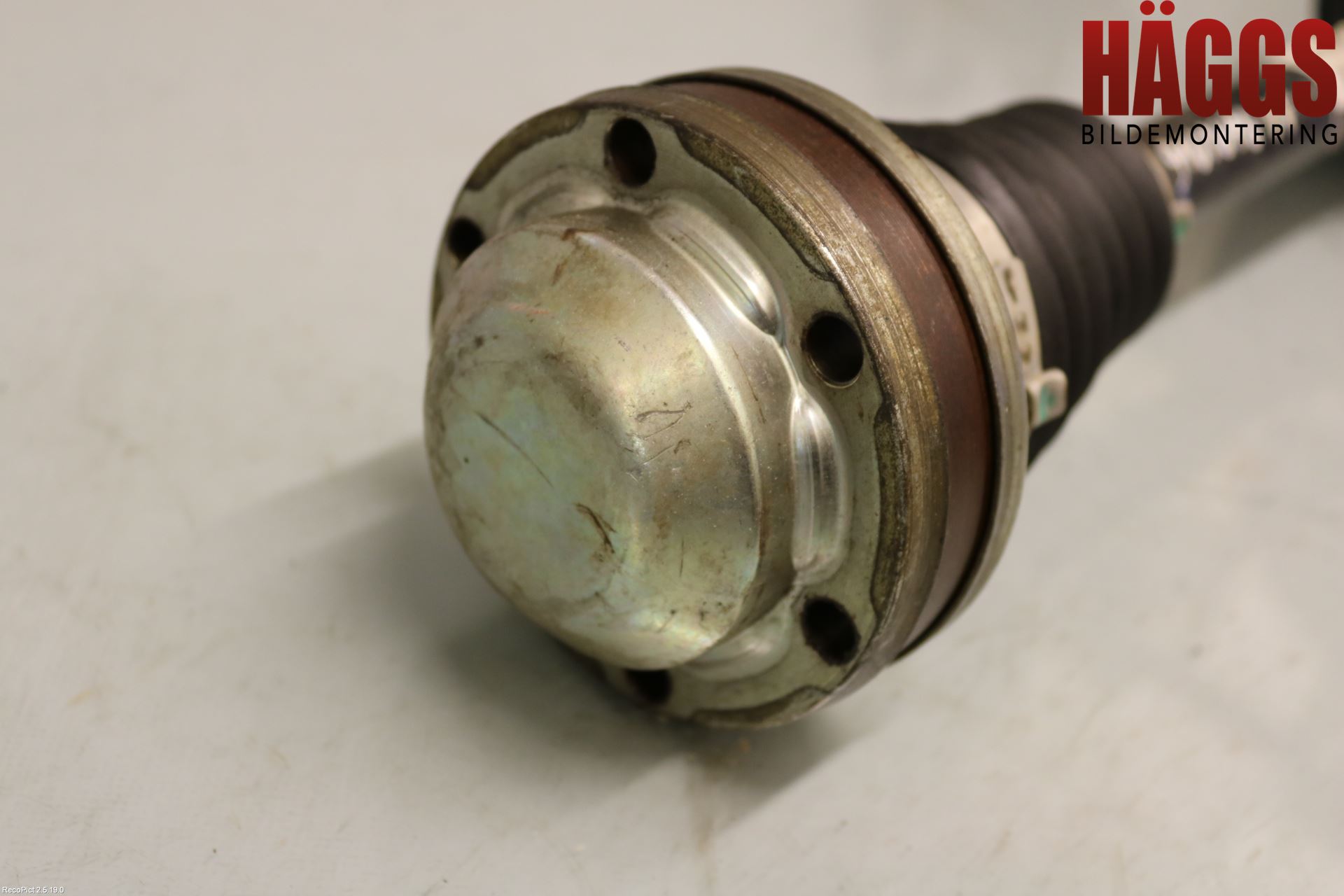Volkswagen VW CADDY 11-15 Drivaxel Fram Vänster