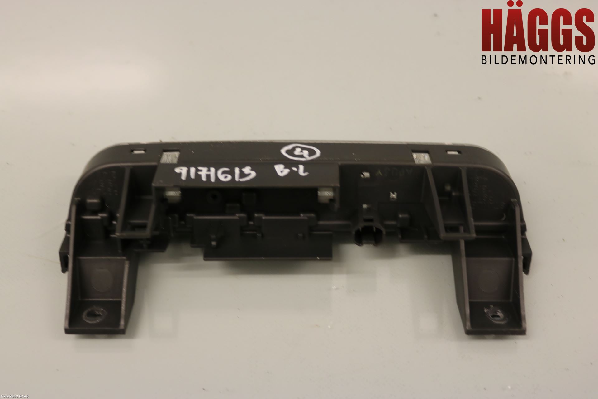 Mitsubishi PAJERO 06-15 Bromsljus Bakruta