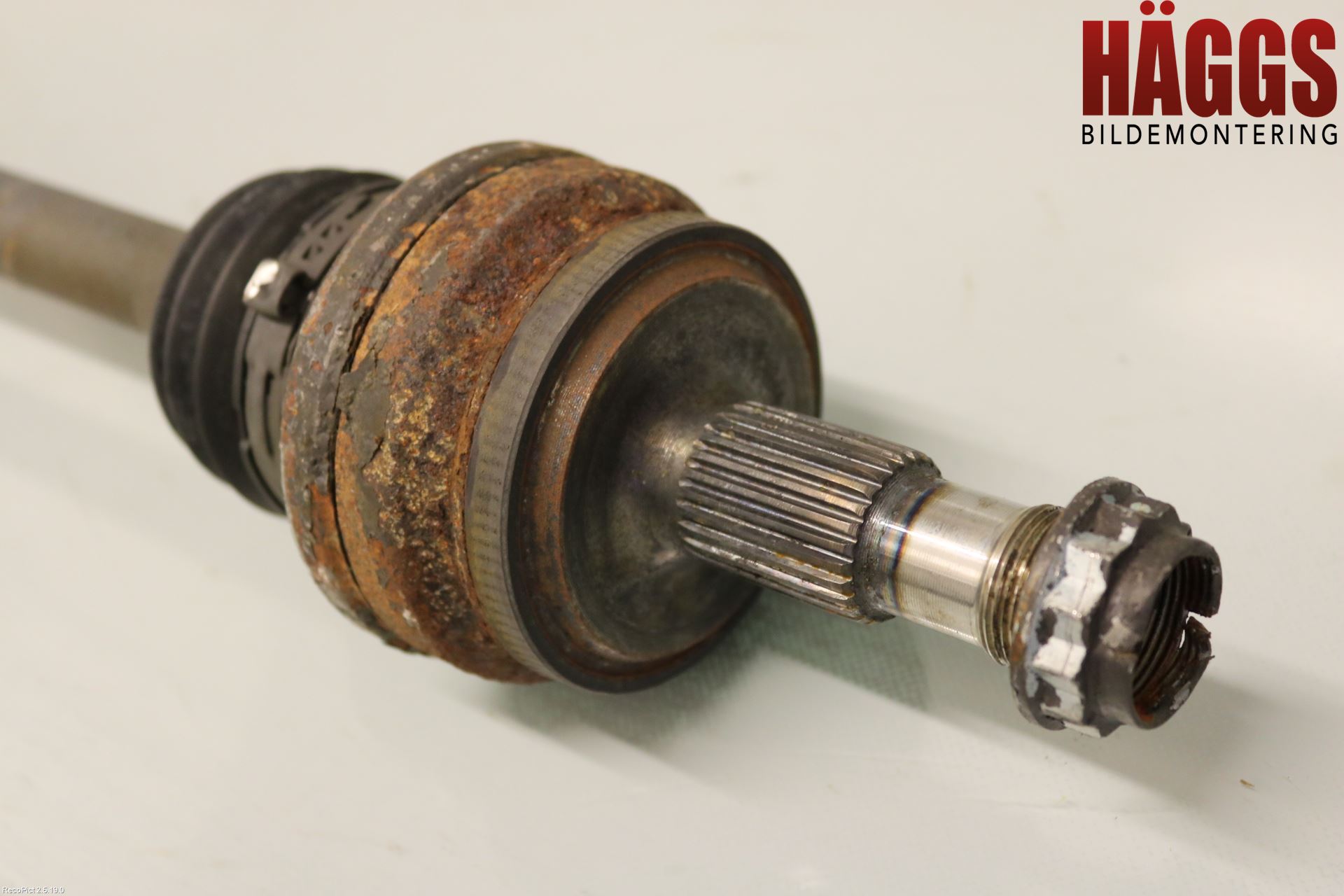 Mercedes-Benz MB E-KLASS (W212) 09-16 Drivaxel Bak Vänster