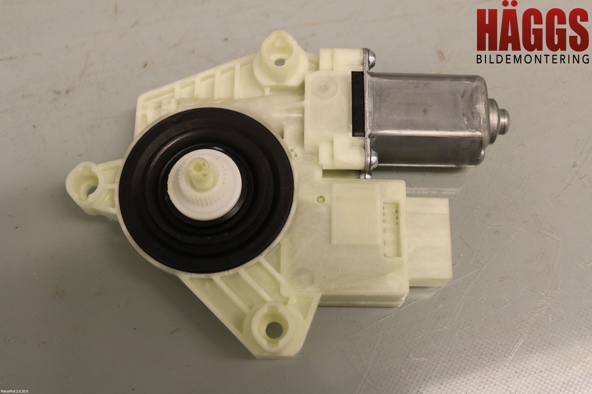 Skoda RAPID Fönsterhissmotor