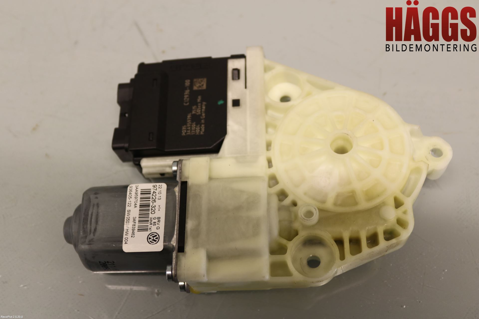 Volkswagen VW PASSAT 11-14 Fönsterhissmotor